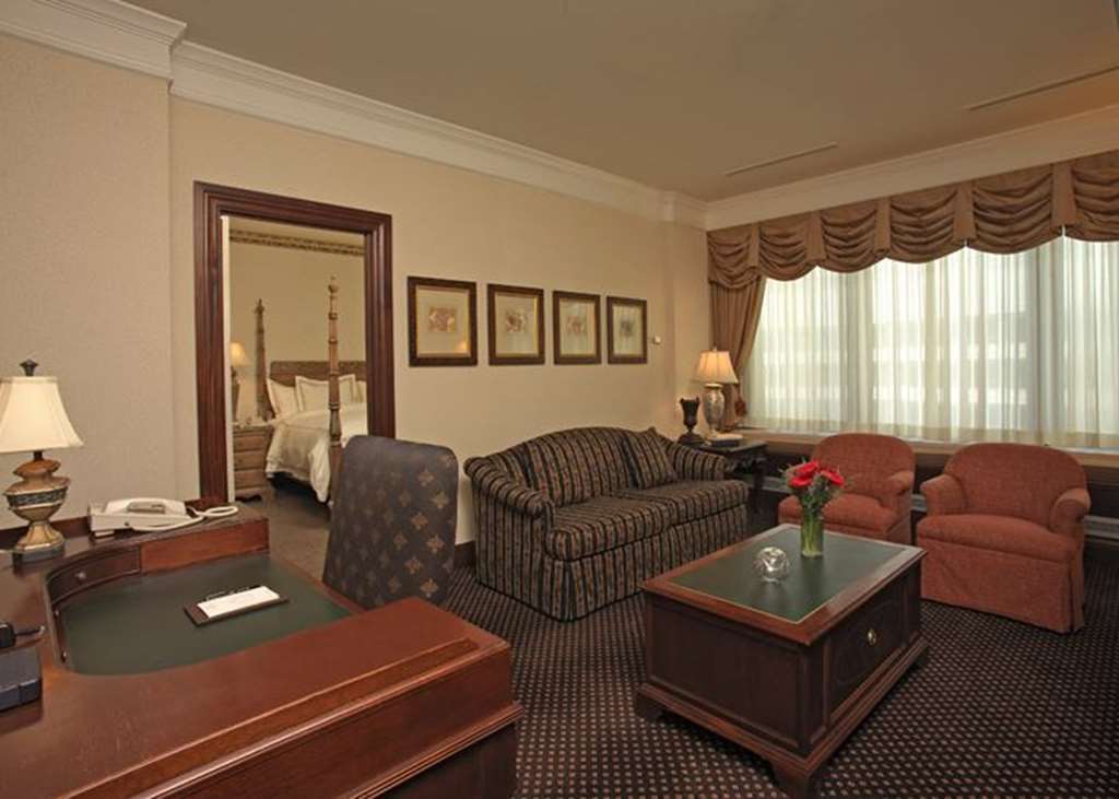 The Towers At The Kahler Grand Hotel Rochester Room photo